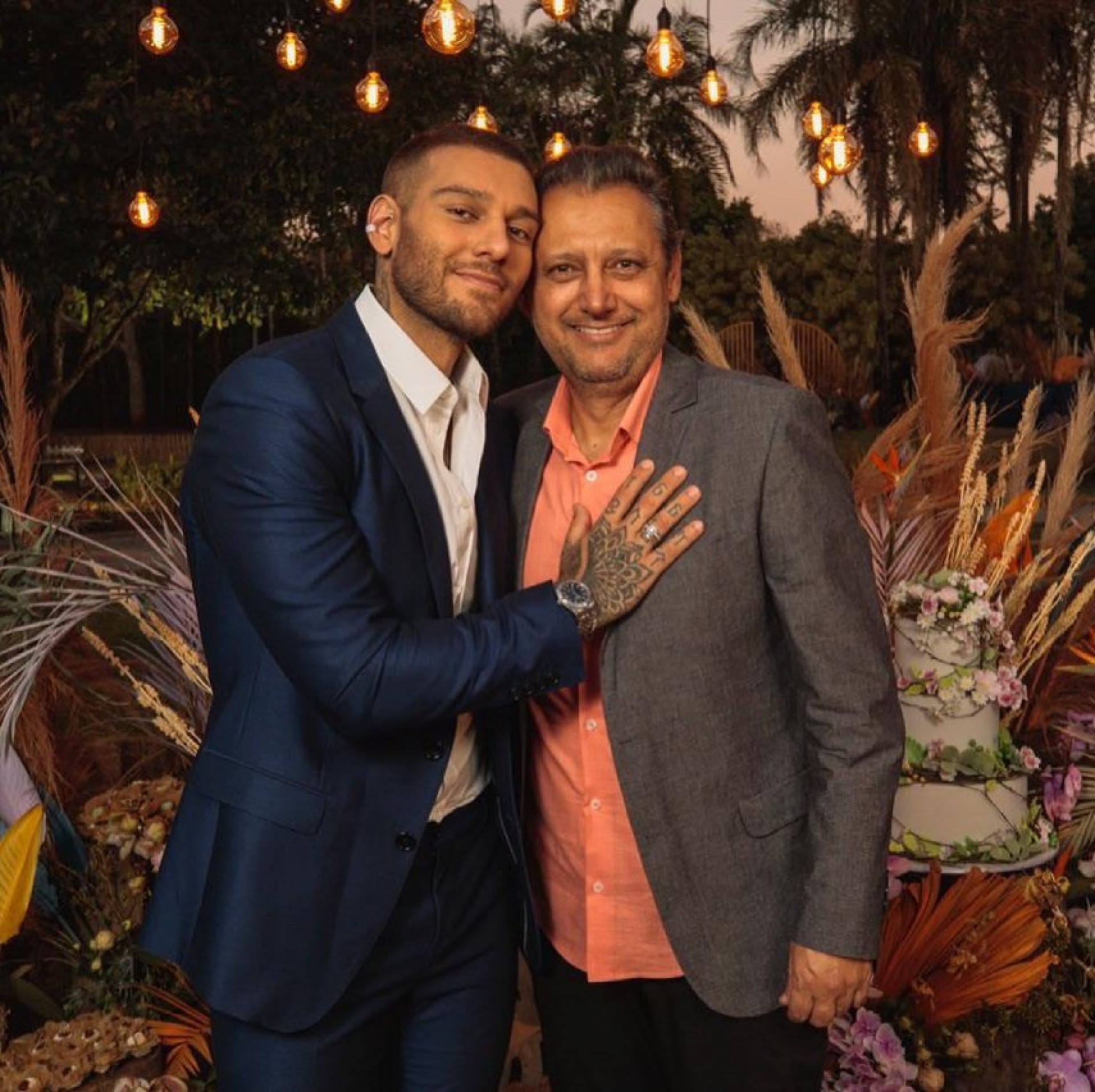 Lucas Lucco ao lado do pai, Paulo Roberto de Oliveira  - Reprodução/Instagram 