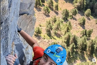 Estrela de TV, conhecida como 'mulher adrenalina', morre em acidente com paraquedas na Espanha