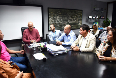 Resende sanciona lei que prevê gratuidade no transporte público para alunos de instituições de ensino técnico e superior