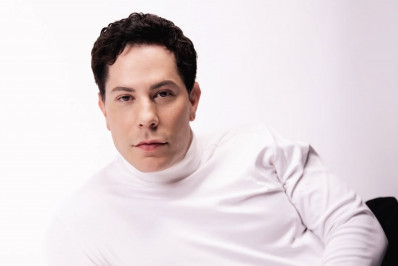 Christian Chávez, ex-RBD, anuncia turnê no Brasil em 2026