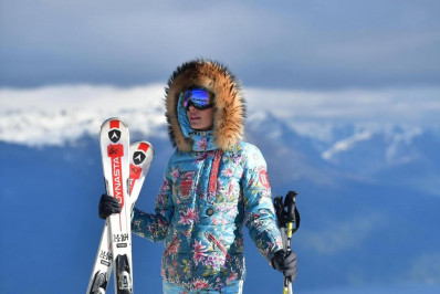 Isis Valverde compartilha fotos de viagem para Argentina