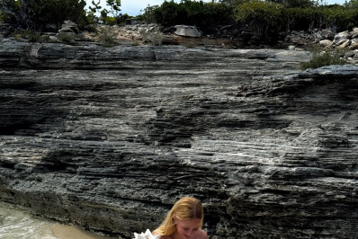 Marina Ruy Barbosa publica novos cliques de biquíni e recebe elogios