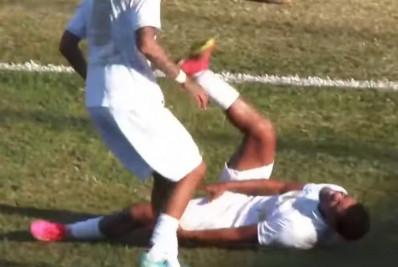 Atacante de time paulista sofre grave lesão ao comemorar gol como Cristiano Ronaldo; veja