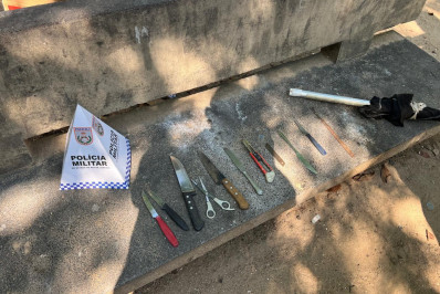 Operação de combate ao crack apreende dezenas de armas brancas na Zona Sul