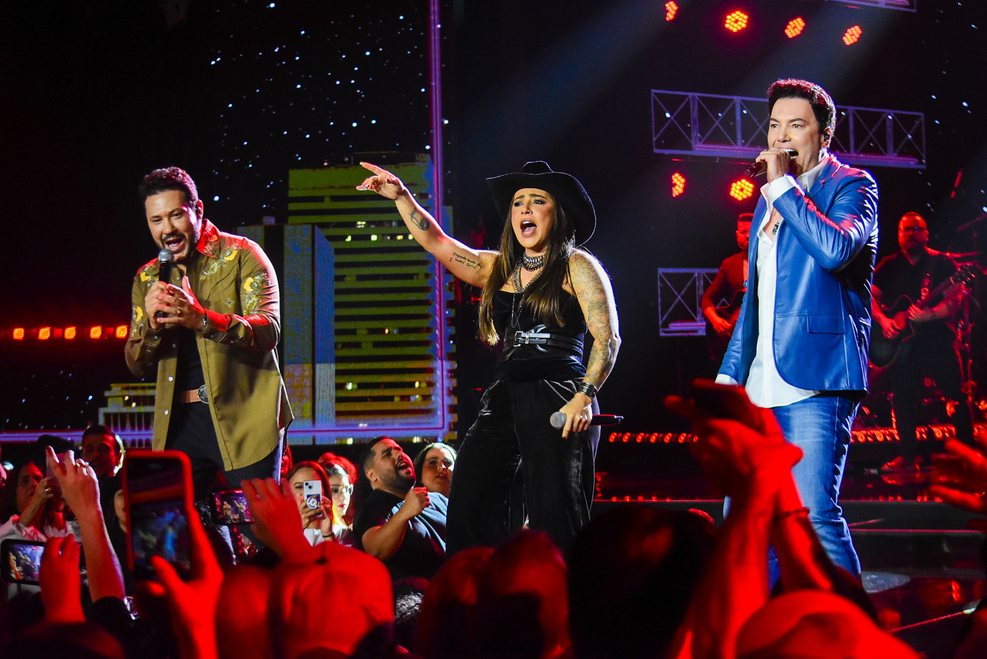 João Bosco & Vinicius cantam com Lauana Prado - Will Dias / Brazil News