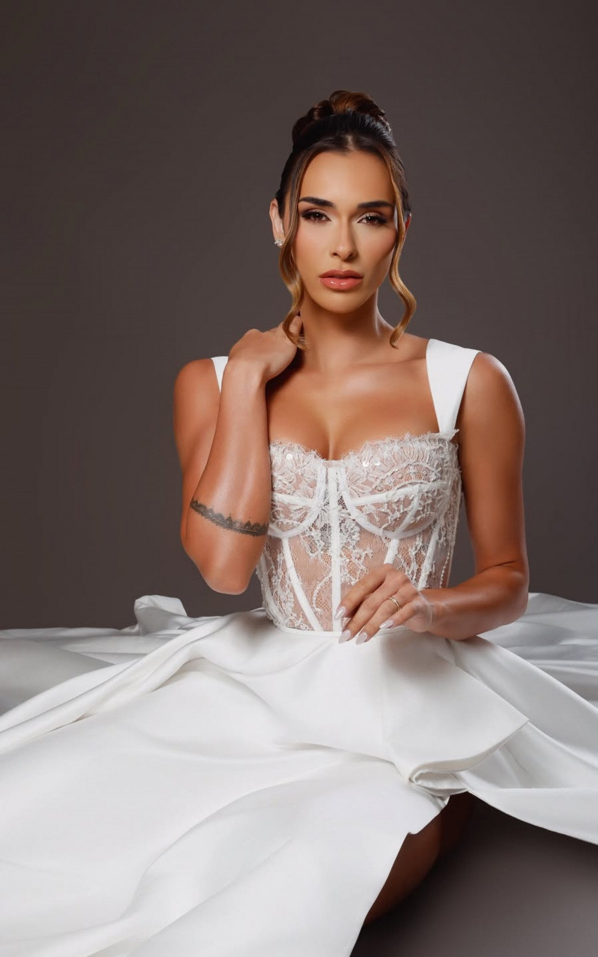 Tainá Castro se casa com Éder Militão