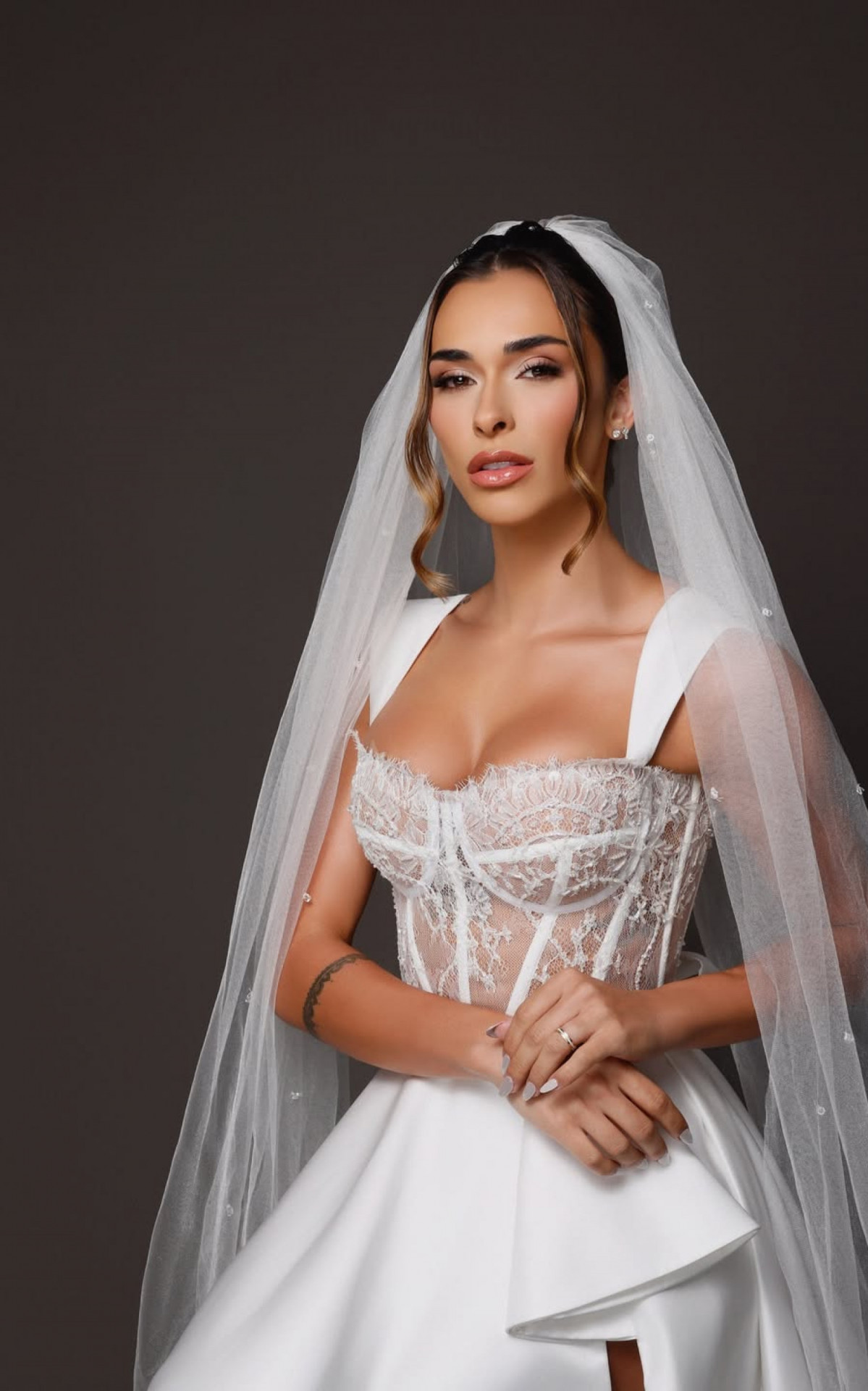 Tainá Castro se casa com Éder Militão