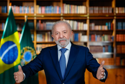 Lula diz que decidirá candidatura em 2026, mas alfineta oposição: 'Eles não voltarão'