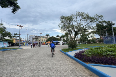 Prefeitura Presente e RJ para Todos oferecem serviços públicos na Praça Washington Luiz em Macaé