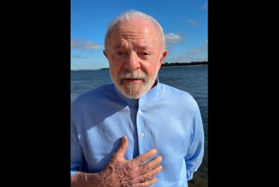 Em dia de operação contra Bolsonaro, Lula publica vídeo agradecendo Deus por mais um dia