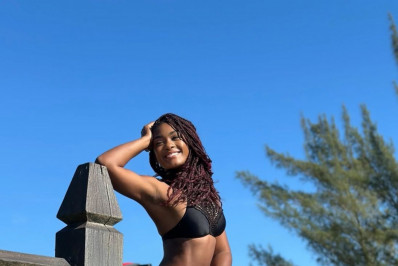 Recém-solteira, Erika Januza mostra registros da viagem com amigas: 'Veio como um presente'