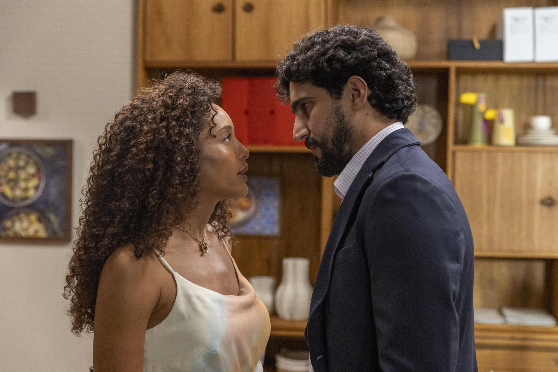 Ivan se reaproxima de Raquel em 'Vale Tudo' - Globo/ Léo Rosario