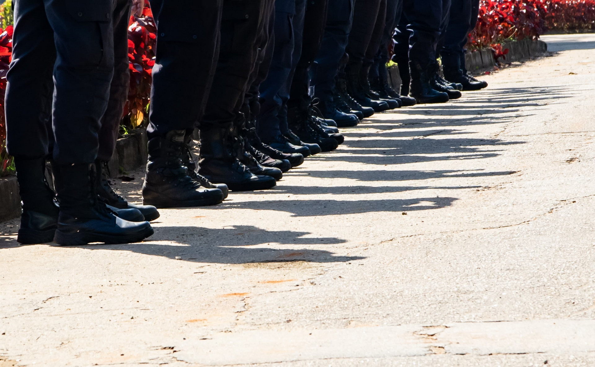 Policiais militares realizaram uma homenagem com uma salva de tiros - Érica Martin/Agência O Dia