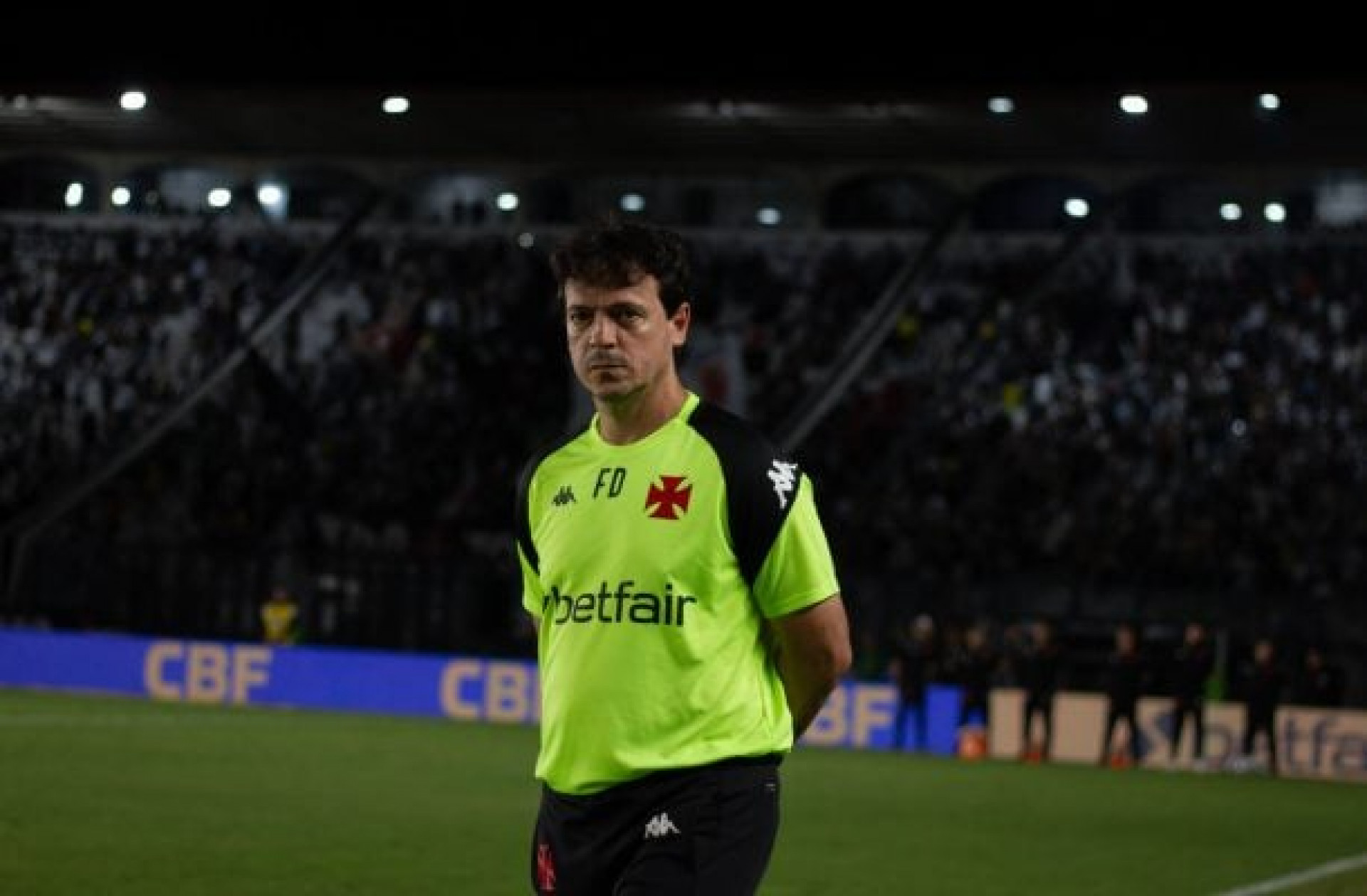 Vasco cede empate ao Grêmio em São Januário e amplia crise