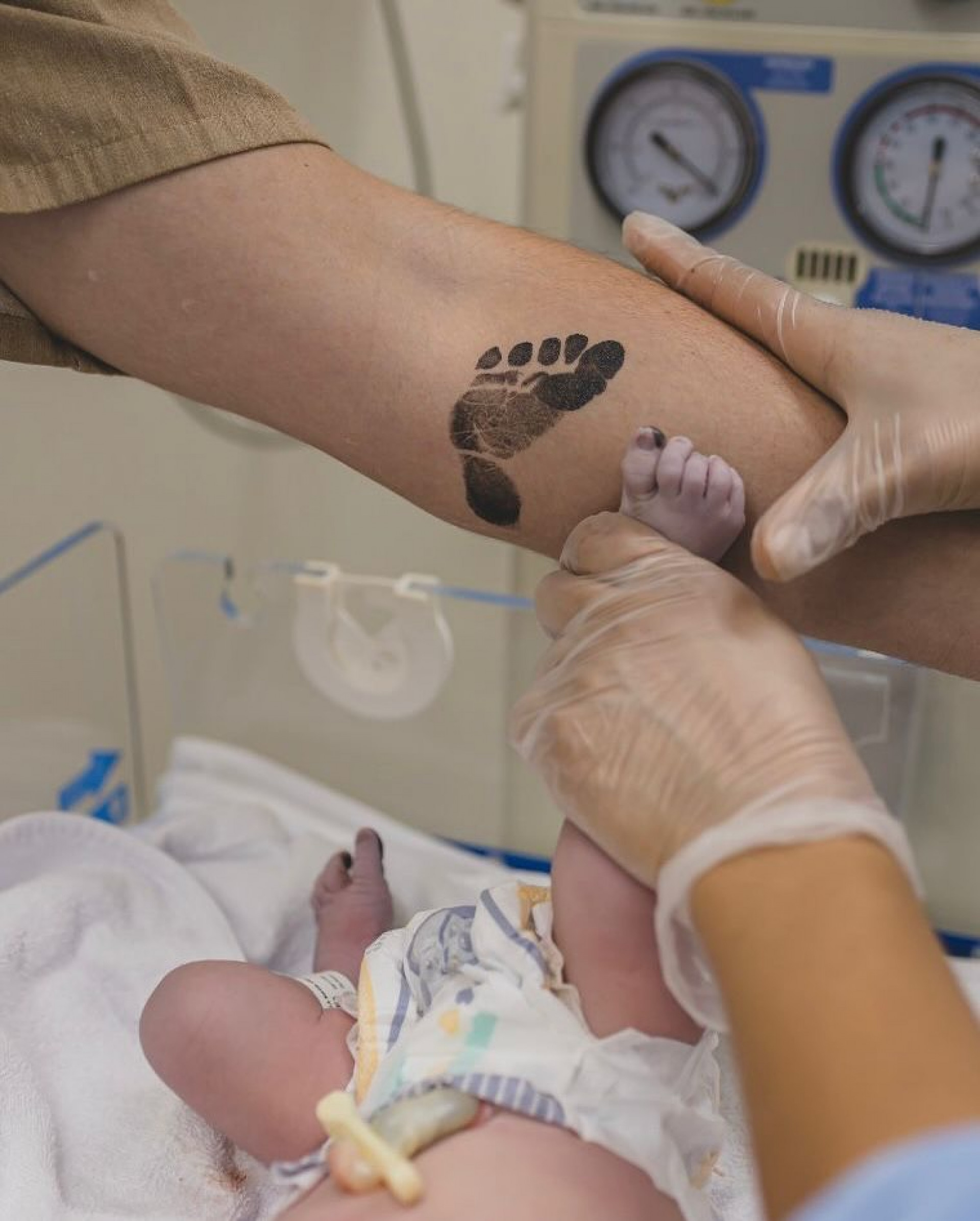 Filho de Dani Calabresa e Richard Neuman nasceu no dia 8 de julho  - Reprodução/Instagram 