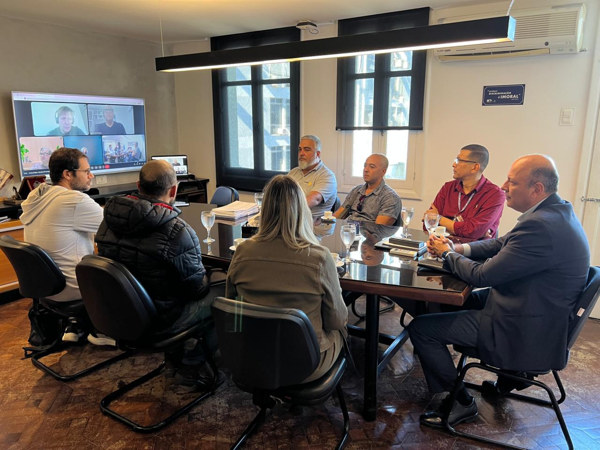 Representantes da UFF reunidos para alinhar obras em Campos e P&aacute;dua - Divulga&ccedil;&atilde;o / UFF