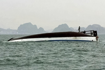 Naufrágio de barco turístico deixa dezenas de mortos no Vietnã