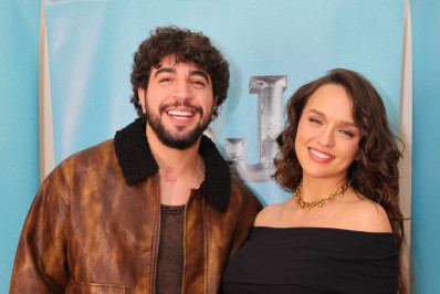 Rafa Kalimann curte show de Nattanzinho com barriga da primeira gestação à mostra