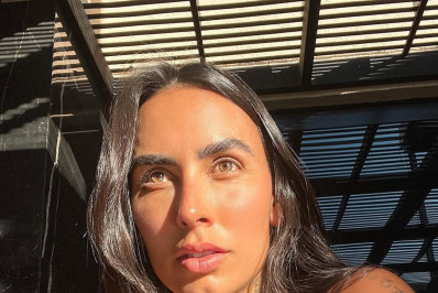 Grávida de gêmeos, Clara Maia tira cachorros de casa