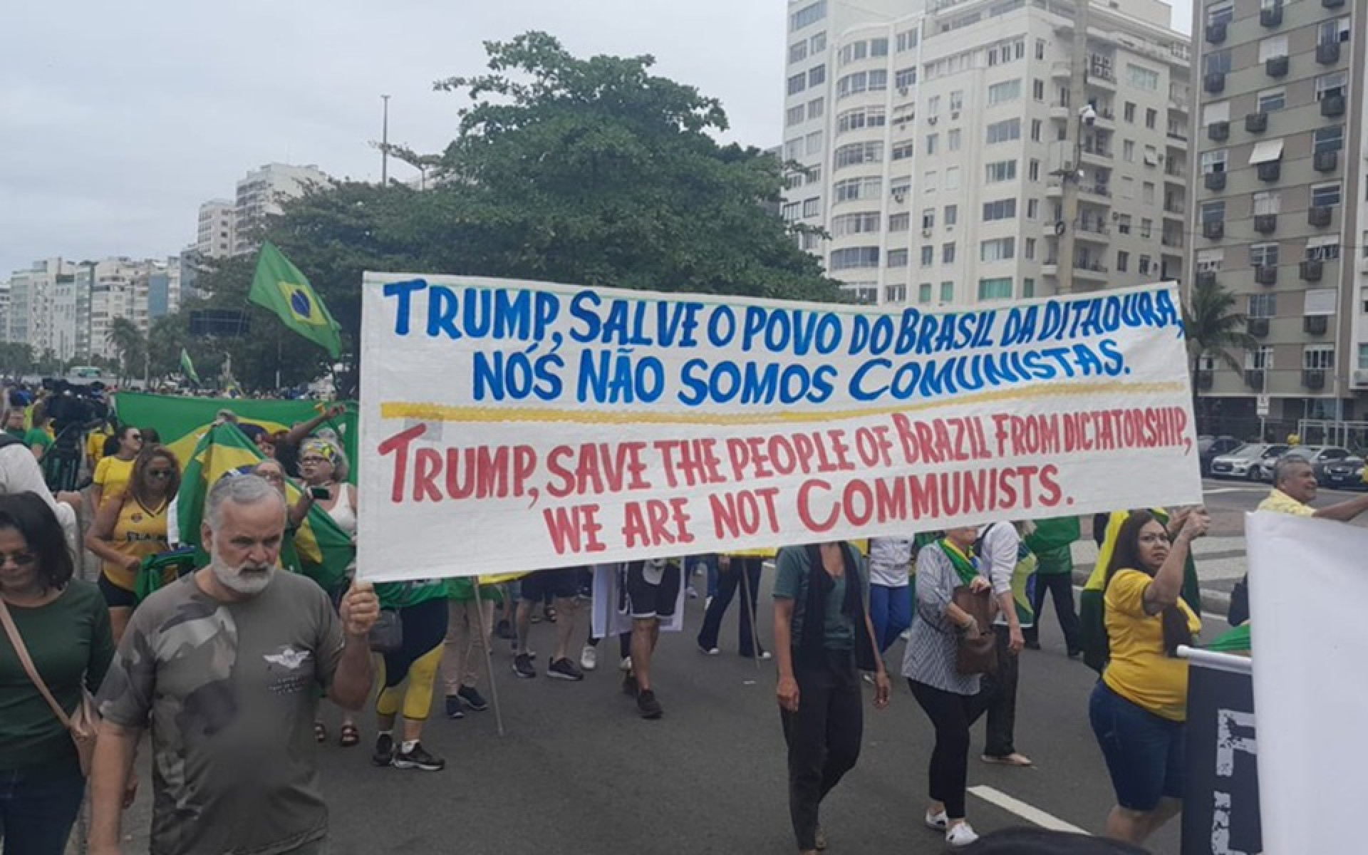 Bolsonaristas protestam em Copacabana - Reprodu&ccedil;&atilde;o/X