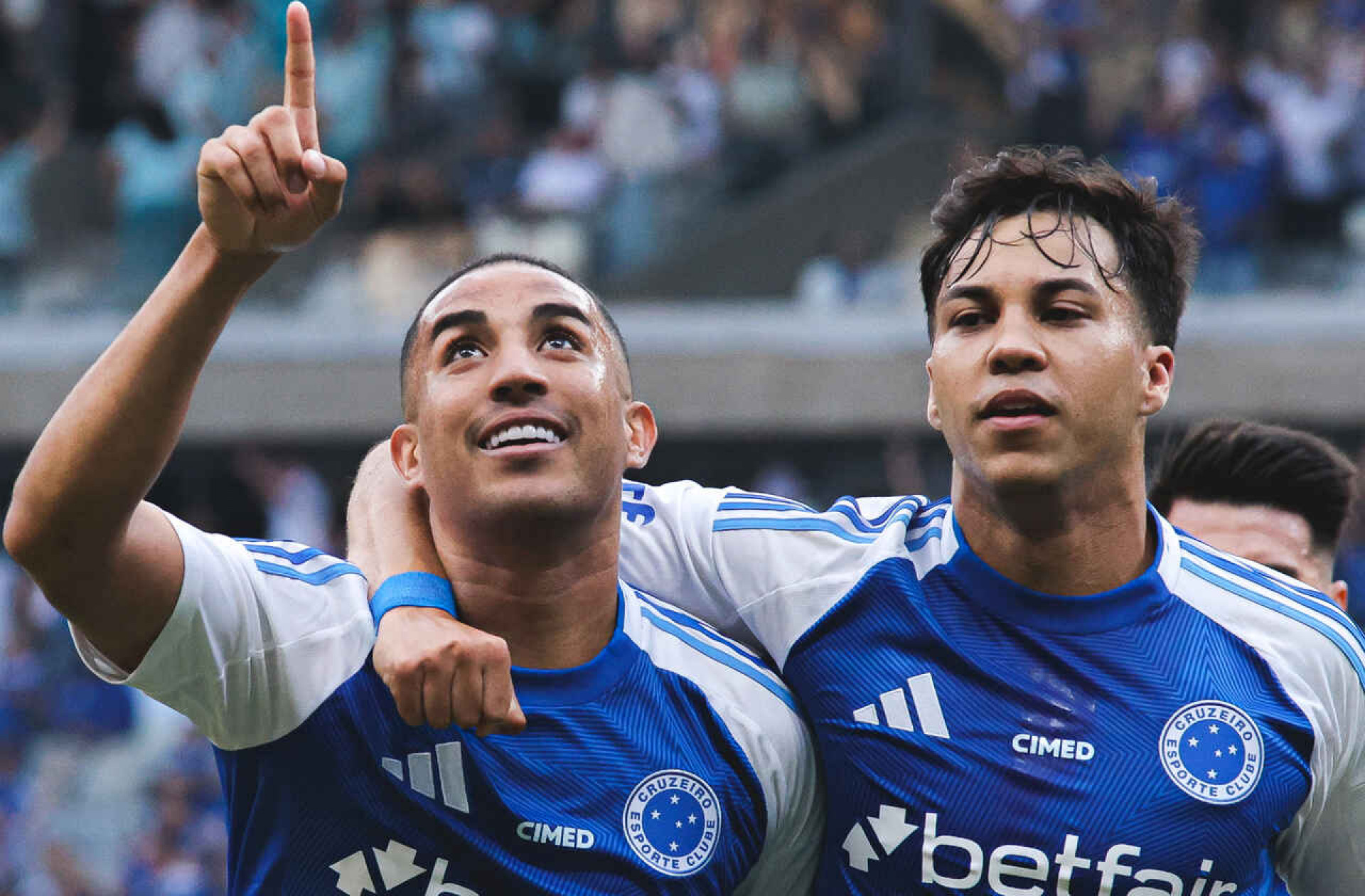 Líder Cruzeiro goleia Juventude. Teve gols de Gabigol