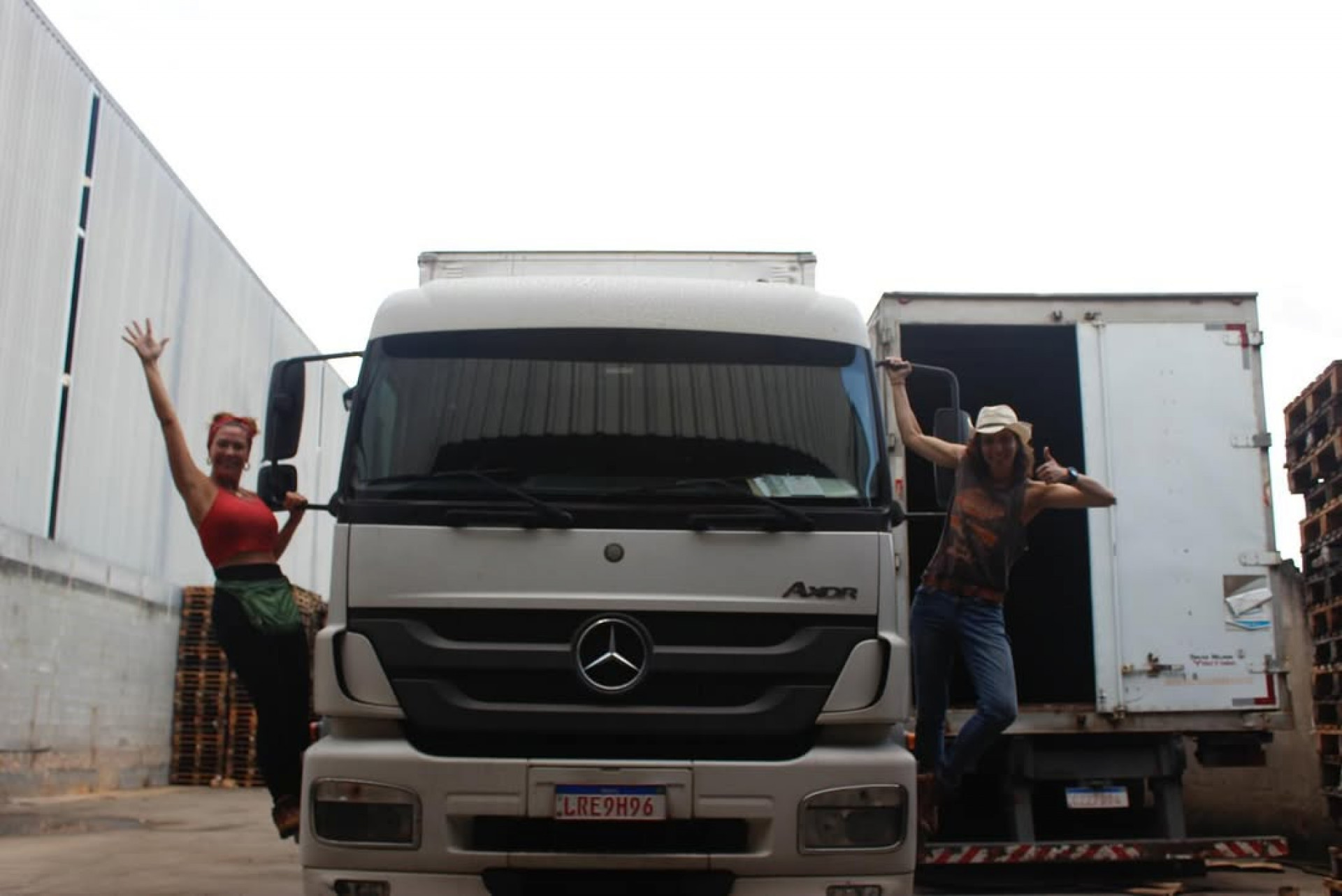 Fabiula Nascimento (Rosa) e Thalita Carauta (Chica) na nova versão da série 'Carga Pesada' - Reprodução / Instagram