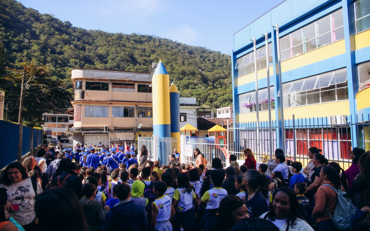 Jornada Liter&aacute;ria movimenta a Pra&ccedil;a de Andorinhas, em Mag&eacute; - Divulga&ccedil;&atilde;o