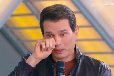 Celso Portiolli vai às lágrimas no 'Domingo Legal' ao recordar morte de irmão