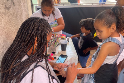 Famílias do Amendoeira curtem Caravana de Arte e Lazer