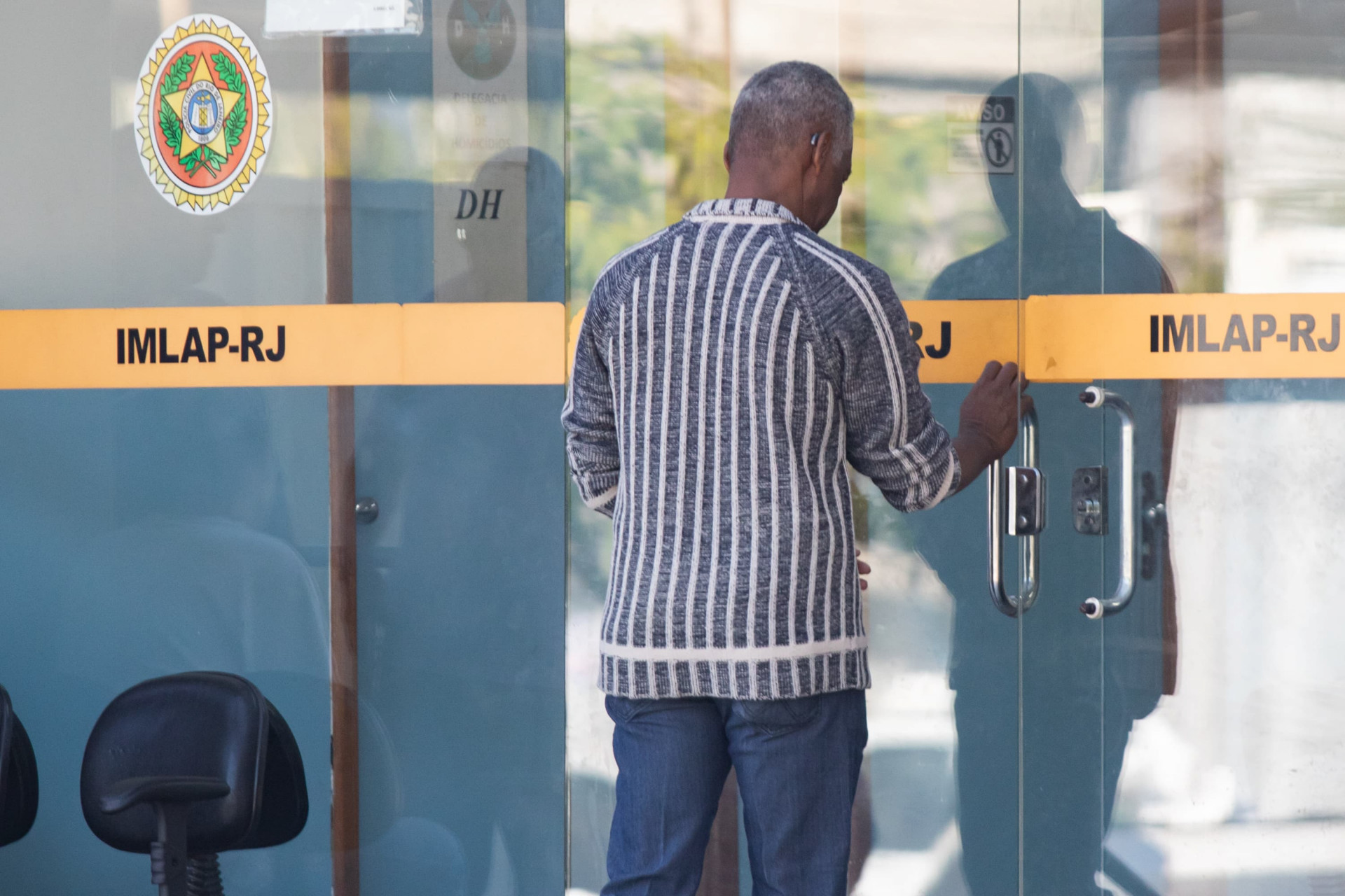 Bombeiros foram acionados às 6h40 - Érica Martin / Agência O Dia