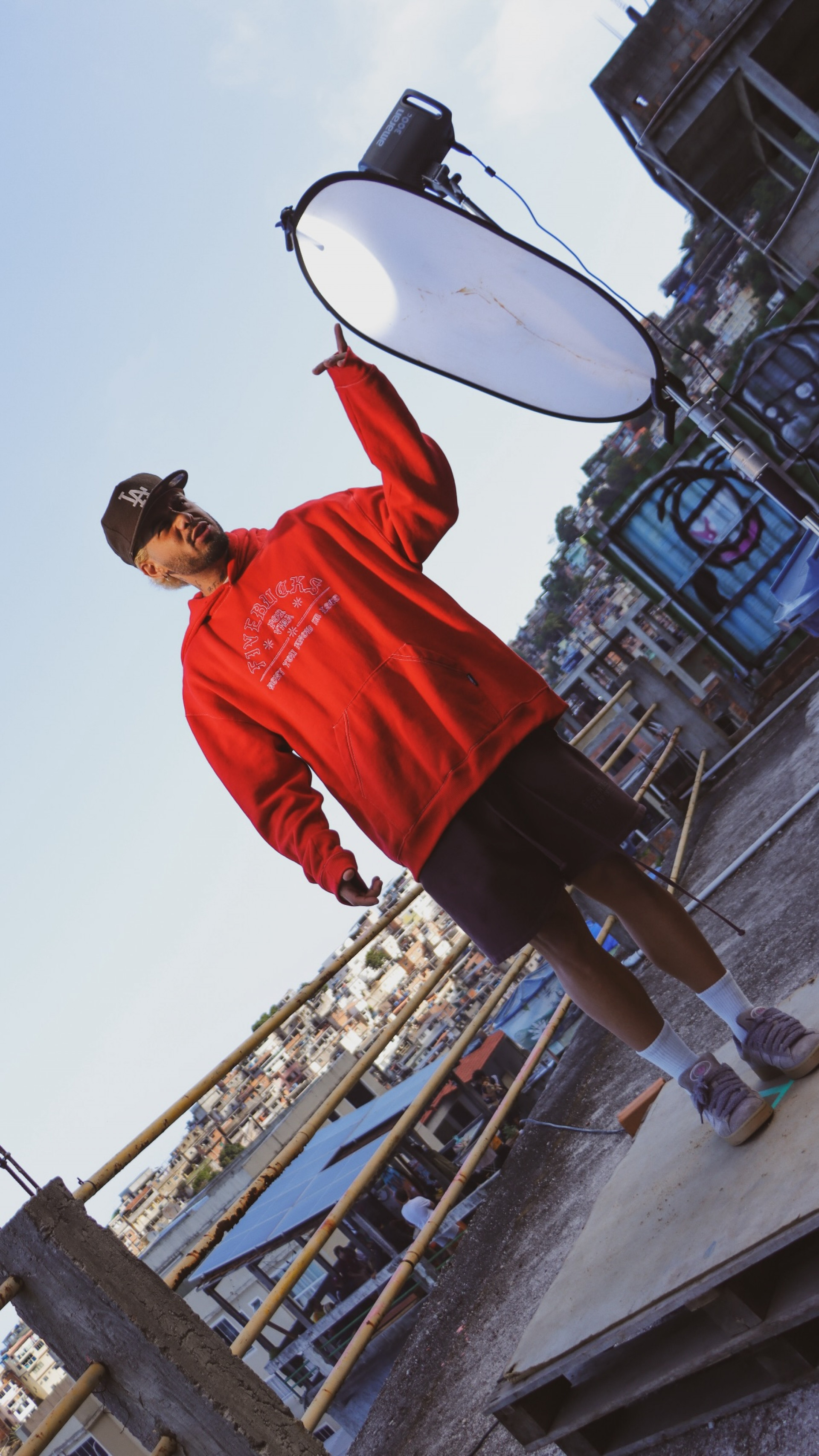 Zé Felipe grava clipe no Vidigal - Reprodução / Instagram