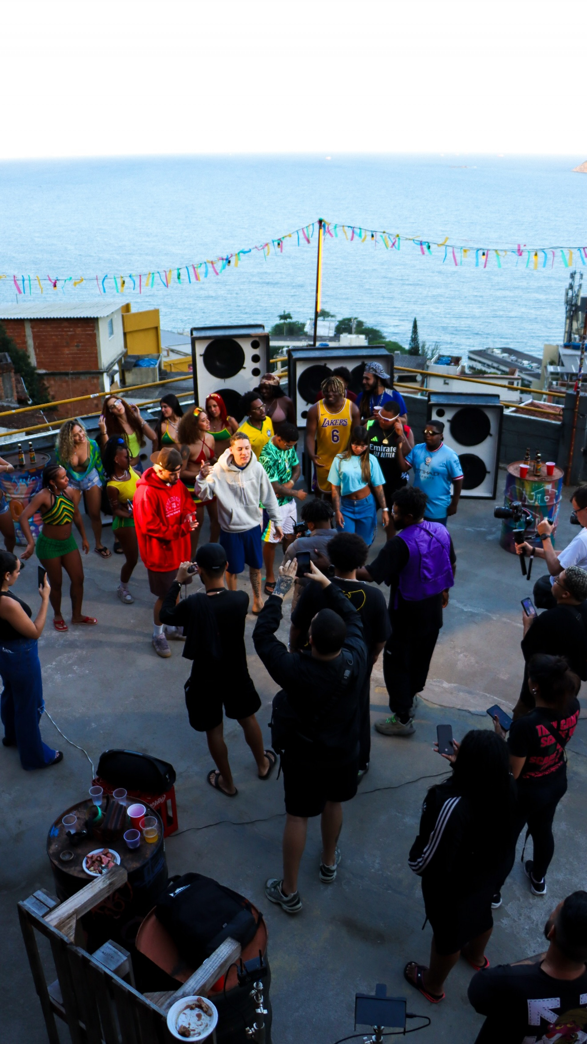 Zé Felipe grava clipe no Vidigal - Reprodução / Instagram