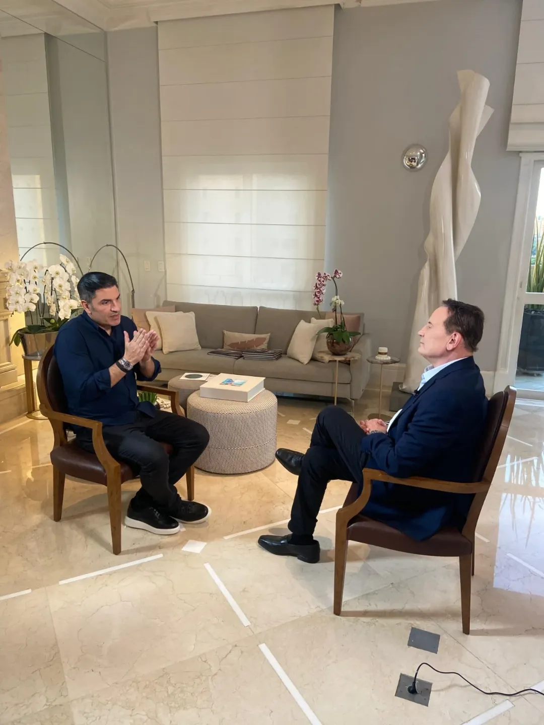 Edu Guedes em entrevista ao 'Domingo Espetacular', da Record, com Roberto Cabrini - Reprodução / Instagram