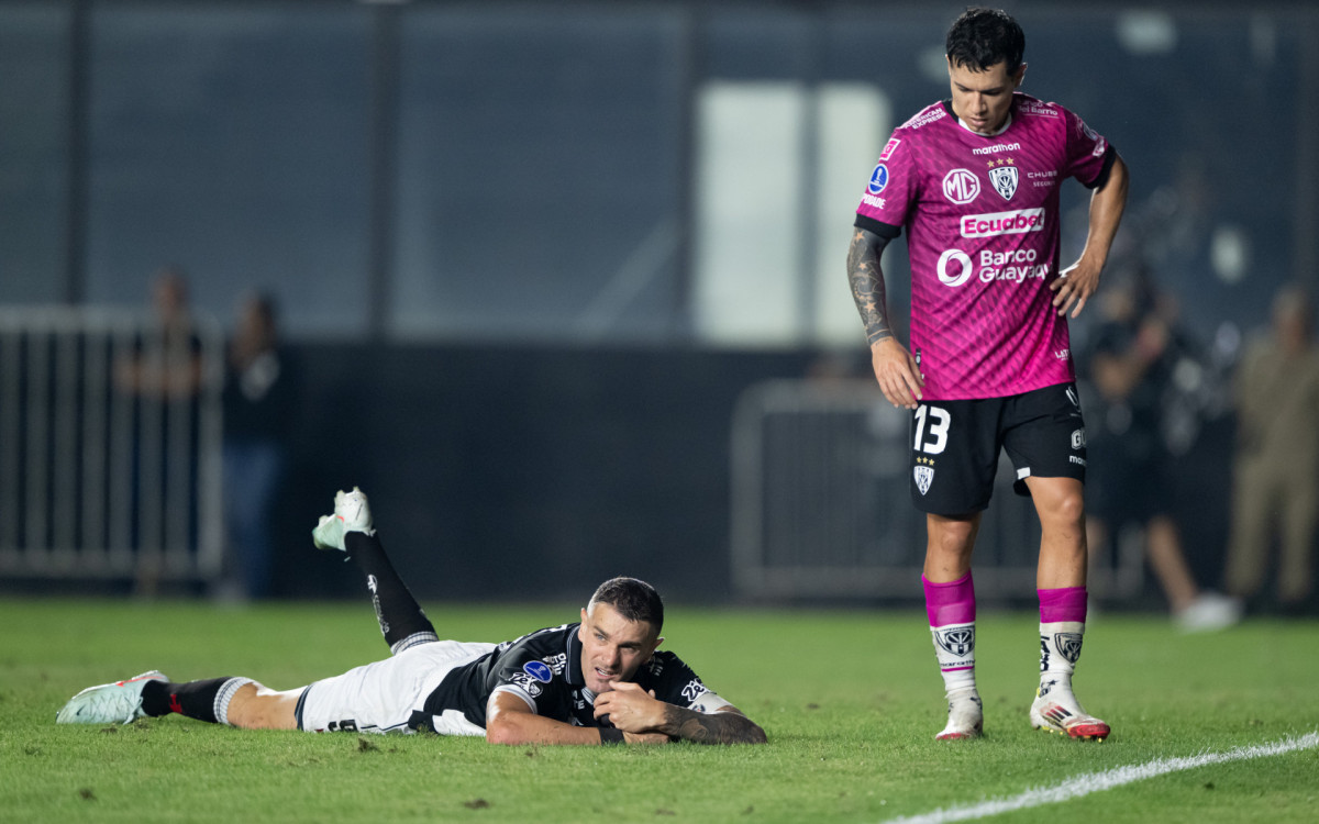 COPA SUL-AMERICANA 2025, VASCO X INDEPENDIENTE DEL COPA SUL-AMERICANA 2025, VASCO X INDEPENDIENTE DEL VALLE - Vegetti jogador do Vasco lamenta durante partida contra o Independiente del Valle no estádio São Januário pelo campeonato Copa Sul-americana 2025.
 
Foto: JORGE RODRIGUES/AGIF - AGÊNCIA DE FOTOGRAFIA/ESTADÃO CONTEÚDO
