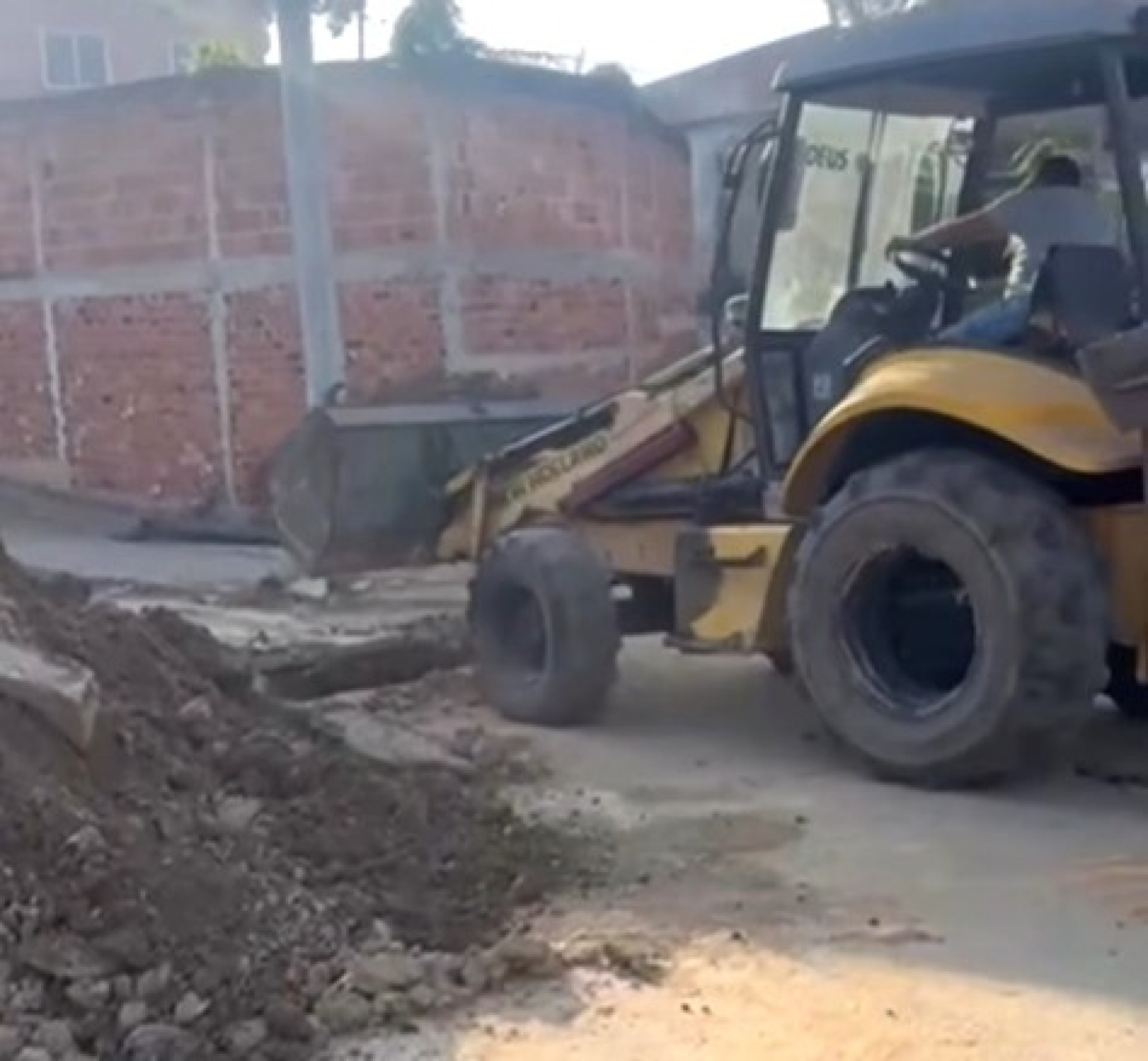 As valas foram tapadas após as denúncias feitas pelo Disque-Canella   - Reprodução / PMBR