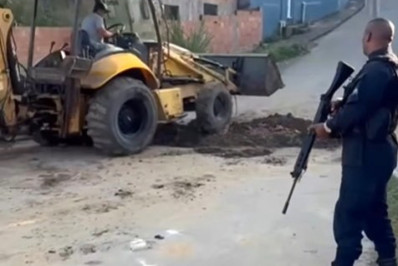 Barricadas no Morro do Sapo são cobertas para melhorar serviços na região