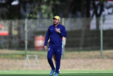 Arthur Elias projeta jogo contra o Paraguai e destrincha características do adversário