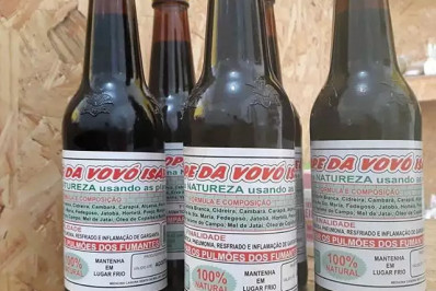 Anvisa proíbe 'Xarope da Vovó', vitamina C e outros três produtos; veja quais