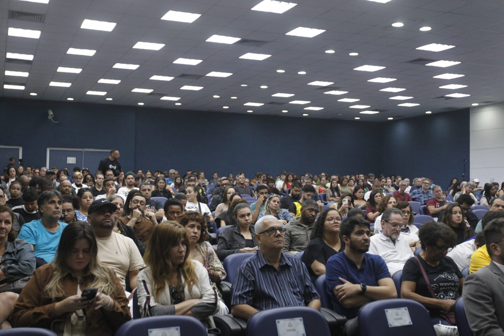 Vítimas de roubos e furtos compareceram à Cidade da Polícia - Reginaldo Pimenta / Agência O Dia