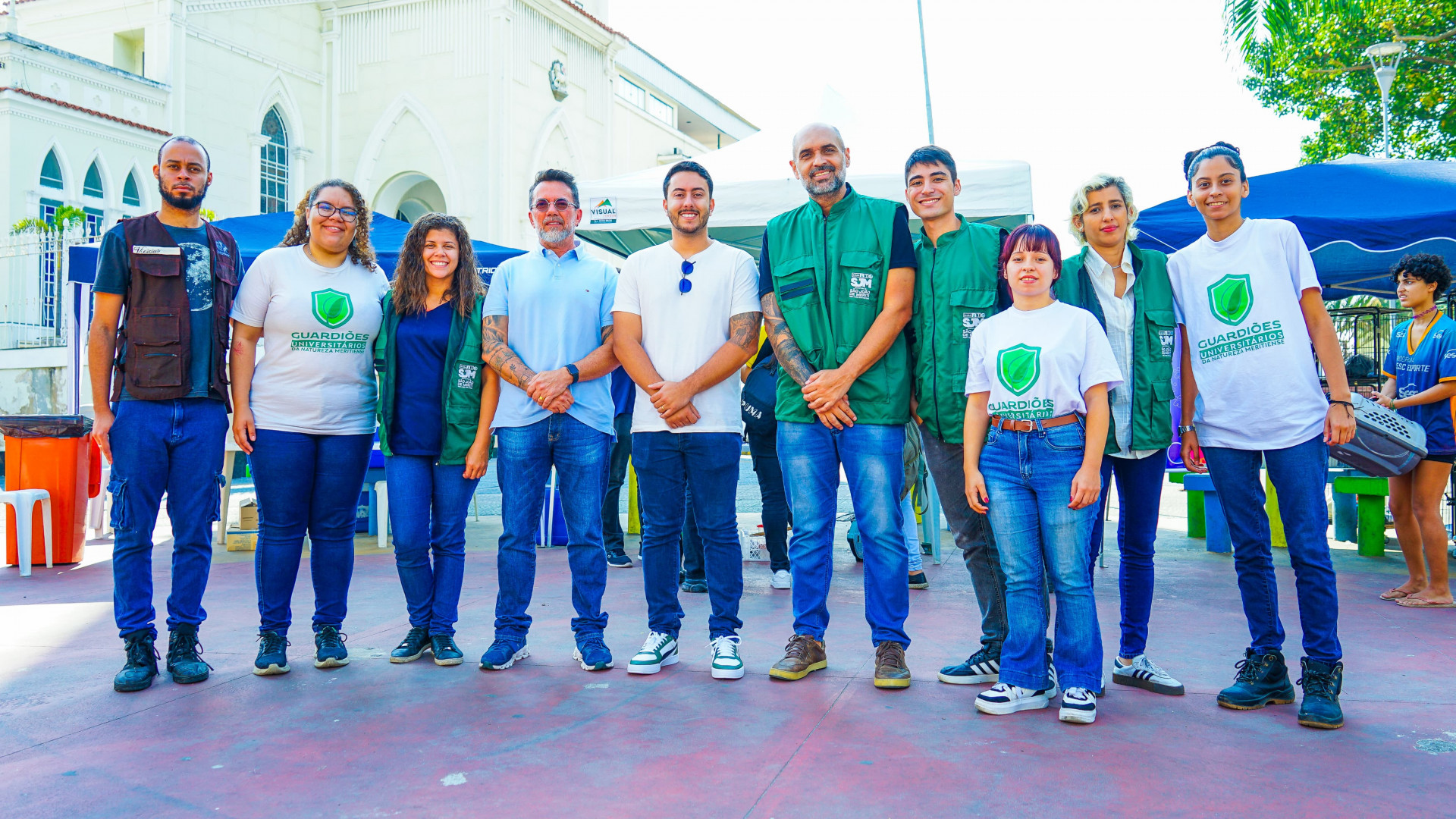 Equipe da Prefeitura e parceiros durante a ação da campanha de vacinação contra a raiva - Gilberto Rocha/ PMSJM