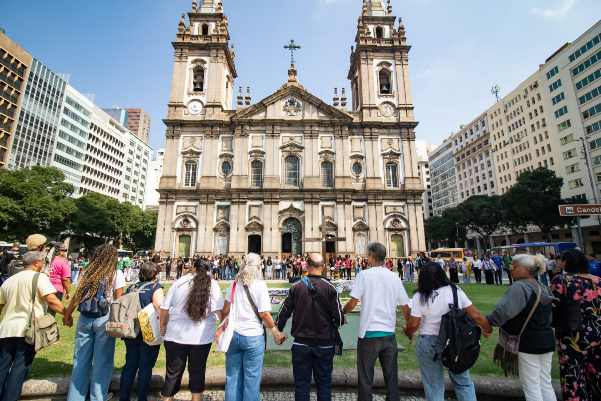 32 anos da chacina são lembrados com ato simbólico no Rio - Érica Martin