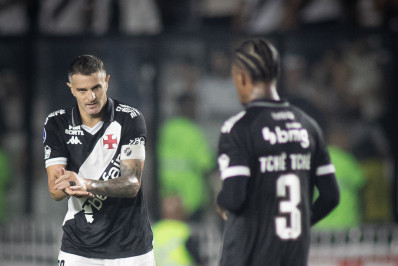 Dependência? Vegetti foi responsável por mais de 50% dos gols do Vasco no Brasileirão