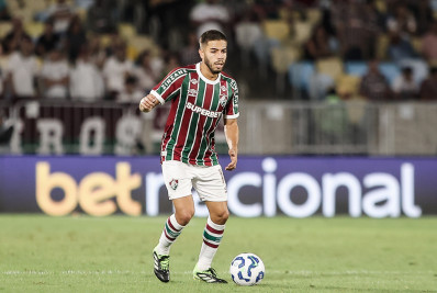 Nonato celebra marca de 100 jogos pelo Fluminense: 'Muito orgulho'