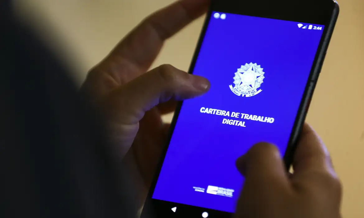 Rio começa a semana com quase 5 mil vagas de empregos e estágios