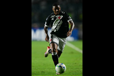 De volta ao Vasco, Leandrinho ganha primeiros minutos com Diniz