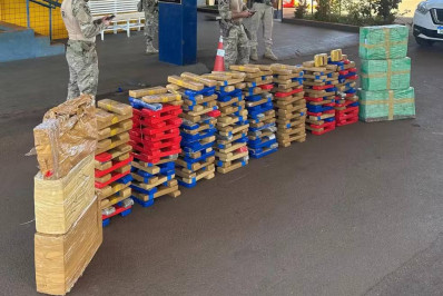 Carro com mais de 400 kg de maconha é apreendido em rodovia de Goiás