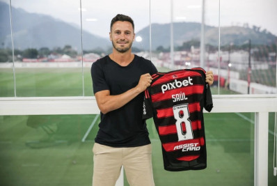 Flamengo oficializa a contratação do meio-campista Saúl Ñíguez