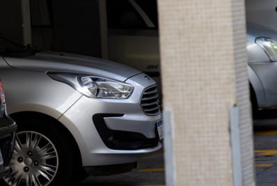 Mulher é morta dentro de carro na Tijuca