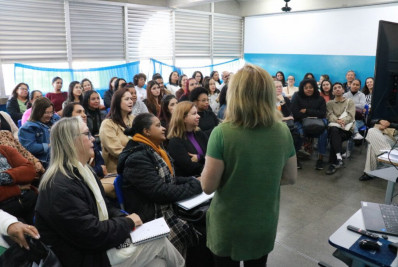 Profissionais da Educação Especial e AEE de Quatis participam de formação continuada com temas como primeiros socorros e escola mais inclusiva