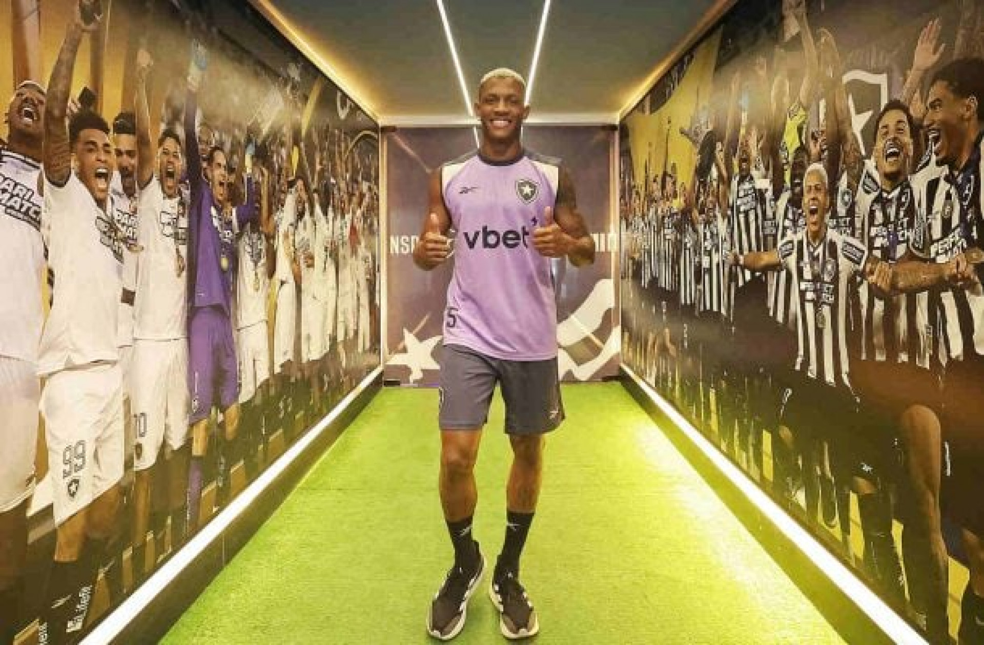 Danilo está regularizado e pode estrear pelo Botafogo